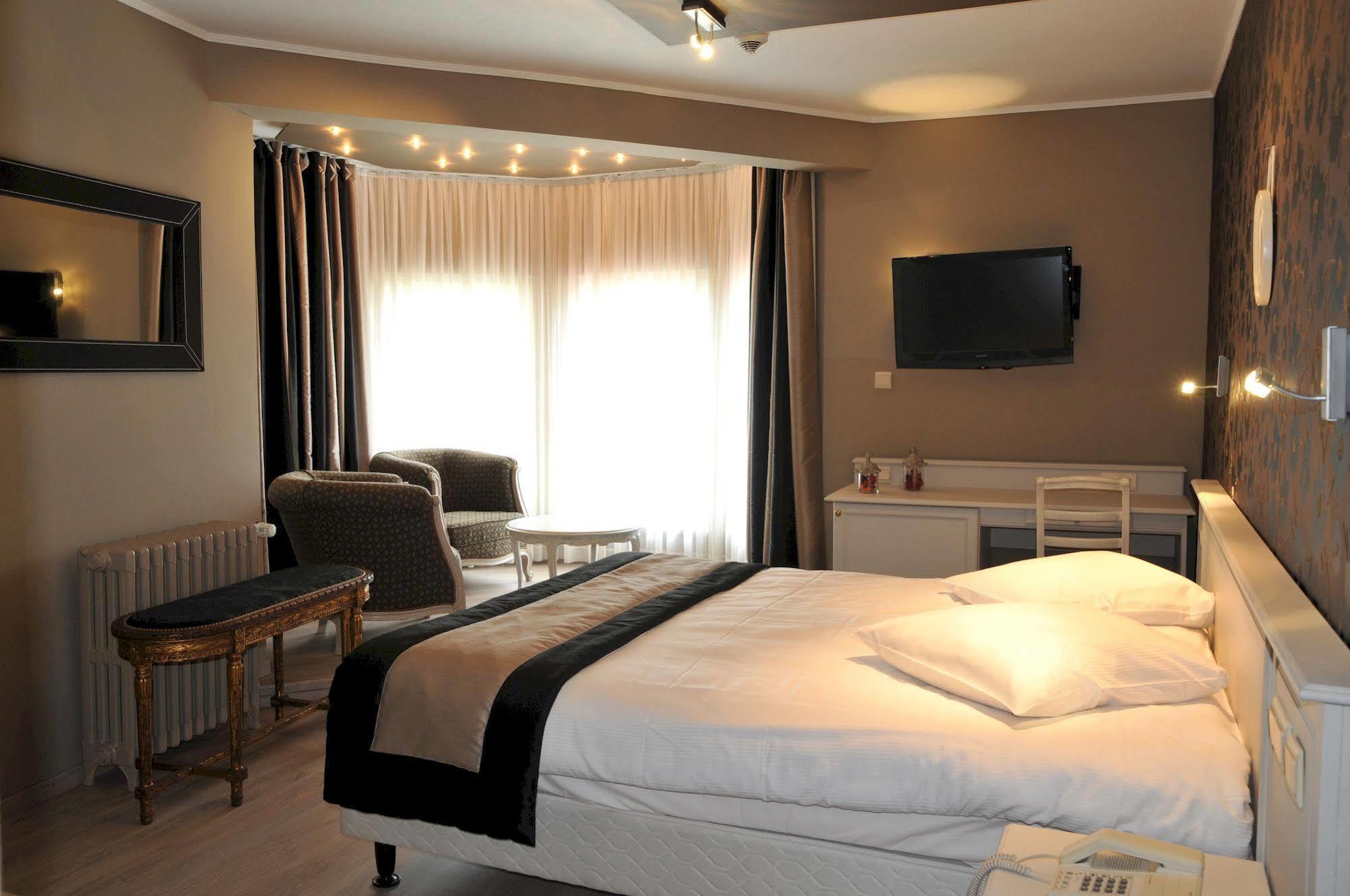 Hotel Panorama - Vue Exceptionnelle Sur La Semois 4*